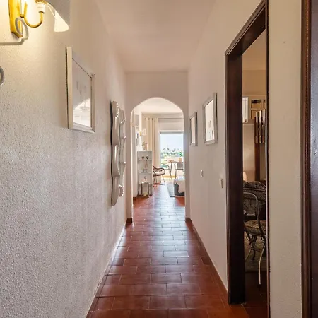 Sea View Town 2 Bedroom 5 Min From The البوفيرا