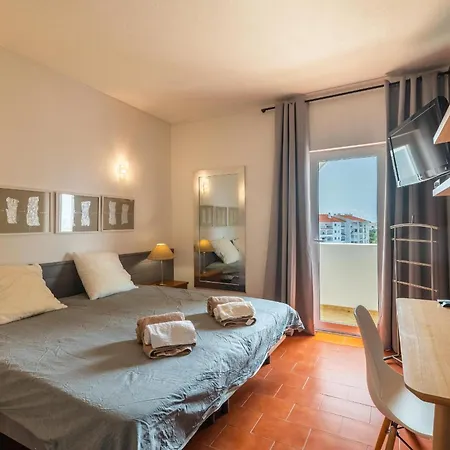 Sea View Town 2 Bedroom 5 Min From The البوفيرا