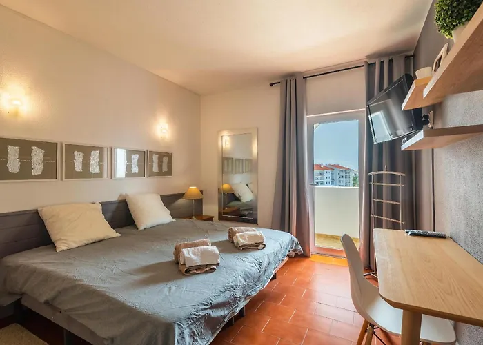 Sea View Town 2 Bedroom 5 Min From The Albufeira
