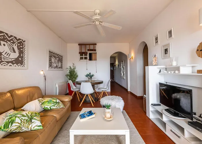 Apartment Sea View Town 2 Bedroom 5 Min From The